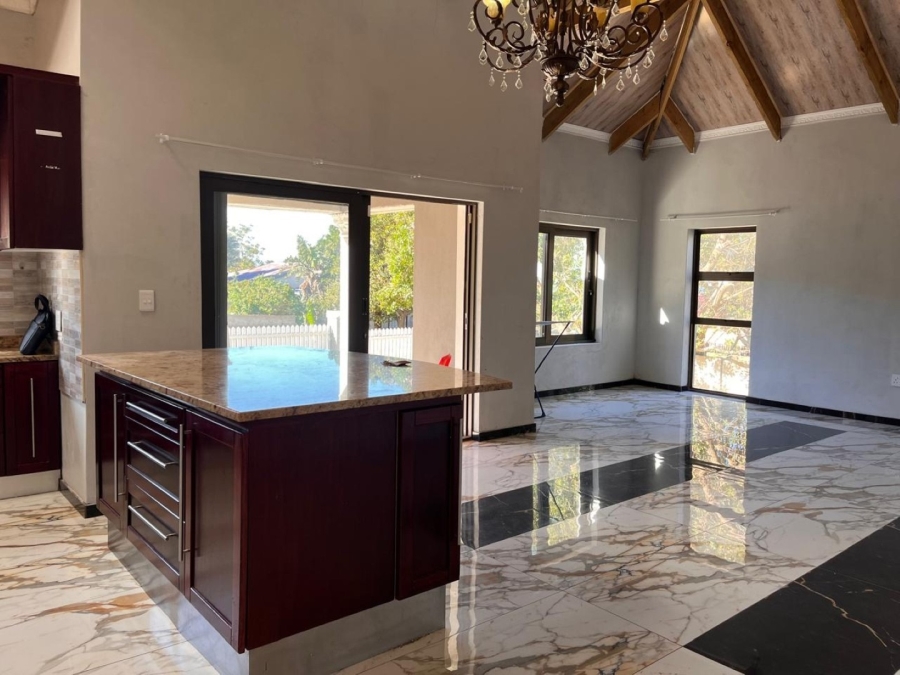 4 Bedroom Property for Sale in Palmiet Western Cape